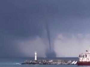 Adana'da korkutan hortum