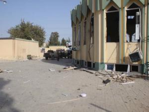 Afganistan'da camiye bombalı saldırı