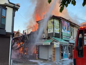 Afyon'da 15 dükkan yandı