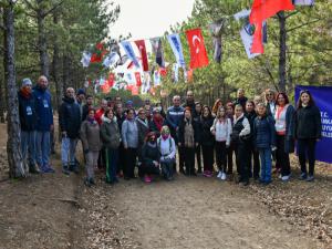 Ankara'da kadın muhtarlar şiddete karşı yürüdü