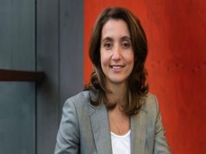 Aydan Özoğuz Almanyada Federal Meclis Başkanvekili oldu