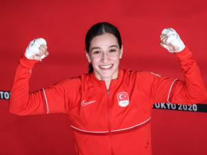 Buse Naz gümüş madalya kazandı