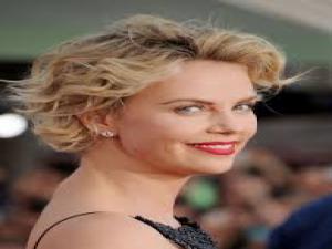 Charlize Theron depresyona girdi