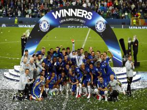 Chelsea penaltılarla kupaya uzandı