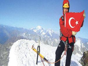 Dünyanın zirvesindeki Türk dağcı