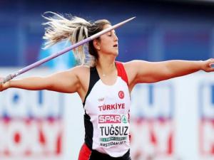 Eda Tuğsuz üçüncü oldu