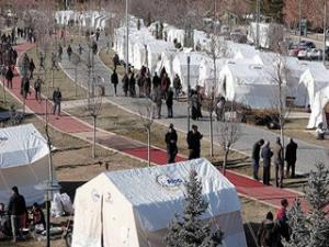 Elazığ'daki depreminin yaraları sarılıyor