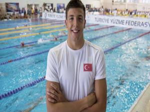 Emre Sakçı dünya kısa kulvar rekorunu kırdı
