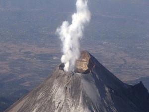 Endonezya'da Merapi Yanardağı'nda patlama