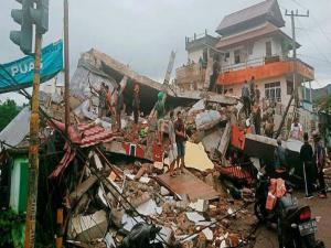 Endonezya deprem