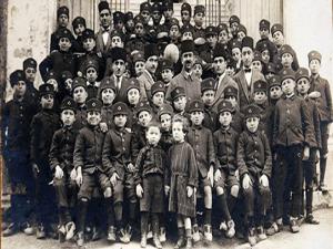 Ermenilerin ailesiz bıraktığı çocuklara Kazım Karabekir Paşa yuva açtı