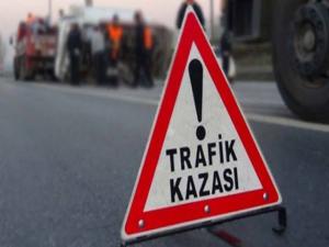 Erzincan'da yolcu otobüsü devrildi
