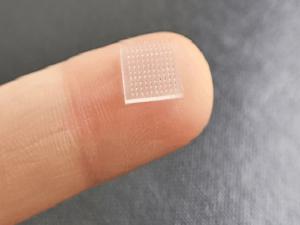İğne yerine 3D baskılı aşı yaması