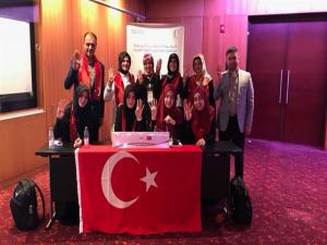 İmam hatipli kızlar dünya şampiyonu oldu