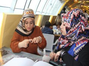İşaret diliyle Kuran'ı öğrendi