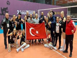 İşitme Engelli Kadın Voleybol Milli Takımı olimpiyat şampiyonu