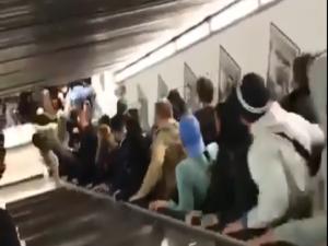 İtalya'da yürüyen merdiven çöktü