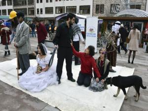 Kadına Yönelik Şiddete Dikkat Çekmek Sokak Tiyatrosu Yapıldı