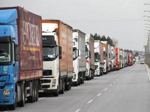 Kapıkule'de 10 kilometrelik TIR kuyruğu