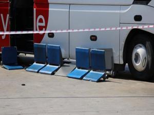 Manisa'da otobüs yayaların arasına daldı