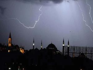 Meteoroloji'den İstanbul'a fırtına uyarısı
