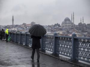 Meteorolojiden sağanak ve fırtına uyarısı
