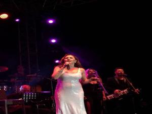 Nilüfer Kıbrıs'ta Konser Verdi