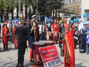 Otizmli öğrencilerden 