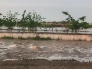 Özbekistan'da baraj duvarı çöktü