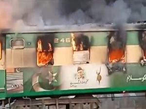 Pakistan'da Tren Faciası