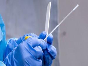 Şehirler arası uçak seyahatlerinde PCR testi istenmeye devam edilecek