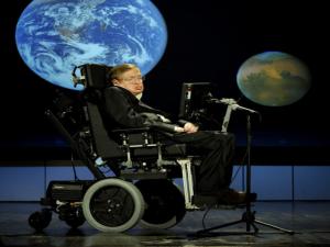 Stephen Hawking hayatını kaybetti