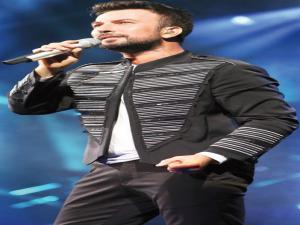 Tarkan, bebek arabası aldı