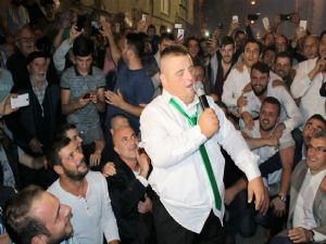 Down sendromlu Turan için doğum günü kutlaması
