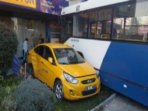 Ankara'da otobüs araçları biçti 