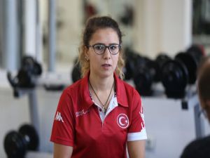 Bilek Güreşinde Dünya Şampiyonu Oldu