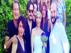 SEVTAP ERENER EVLENDİ