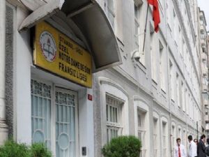 MELİKE ÖĞRETMEN ŞİİR YÜZÜNDEN KOVULDU