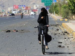 YEMEN'DE KADINLARIN BİSİKLET SÜRMESİ YASAK