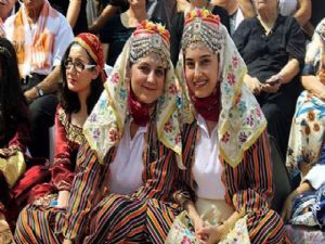 İZMİR'DE YÖRÜK ŞENLİĞİ 