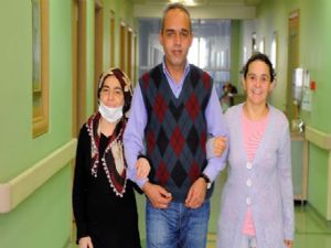 SEVGİLİSİNİN KARISINA BÖBREĞİNİ VERDİ