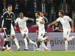 AKHİSARSPOR TARİH YAZIYOR