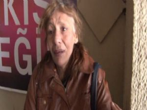 Soğuk Havada Sokakta Yaşayan Kadın Gözyaşlarına Boğuldu