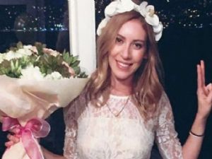 Sinem Kobal'dan bekarlığa veda gecesi